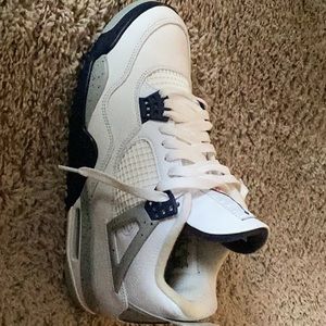Jordan 4 and the color is Midnight navy